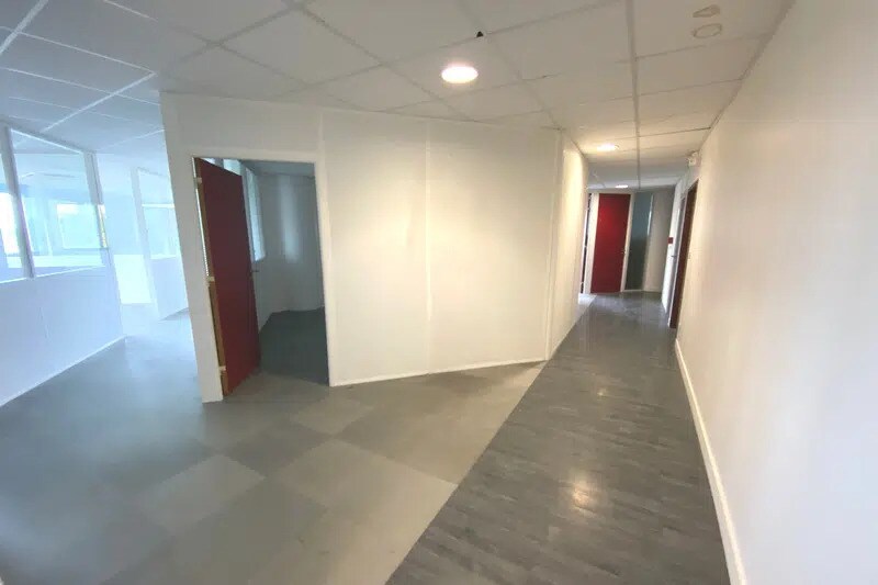 Bureau dans Montpellier à louer - Photo de l’immeuble – Image 3 sur 8