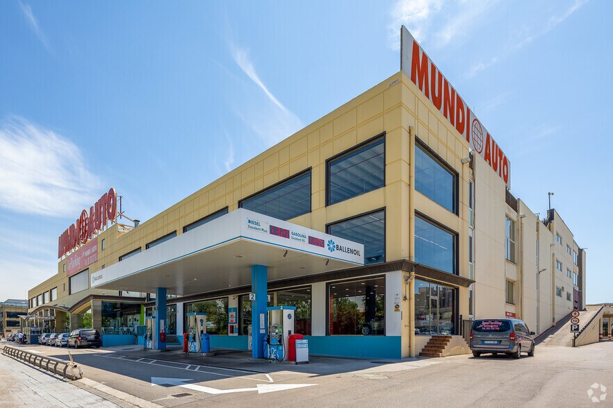 Local commercial dans El Prat de Llobregat, Barcelona à vendre - Photo de l’immeuble – Image 2 sur 6