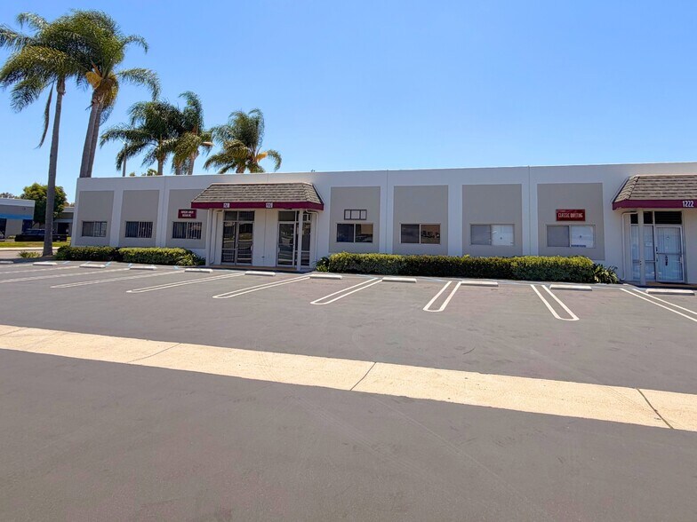 1218-1240 S Lyon St, Santa Ana, CA à louer - Photo de l’immeuble – Image 2 sur 9