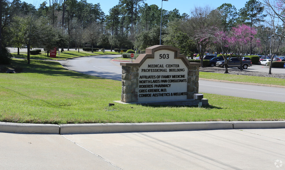 503 Medical Center Blvd, Conroe, TX à louer - Photo de l’immeuble – Image 3 sur 3