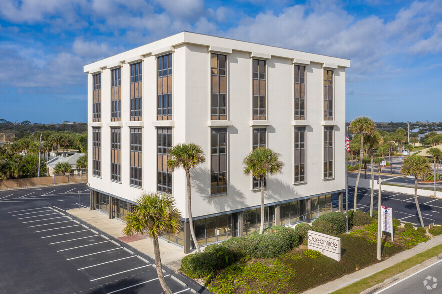 140 S Atlantic Ave, Ormond Beach, FL à louer - Photo principale – Image 1 sur 38