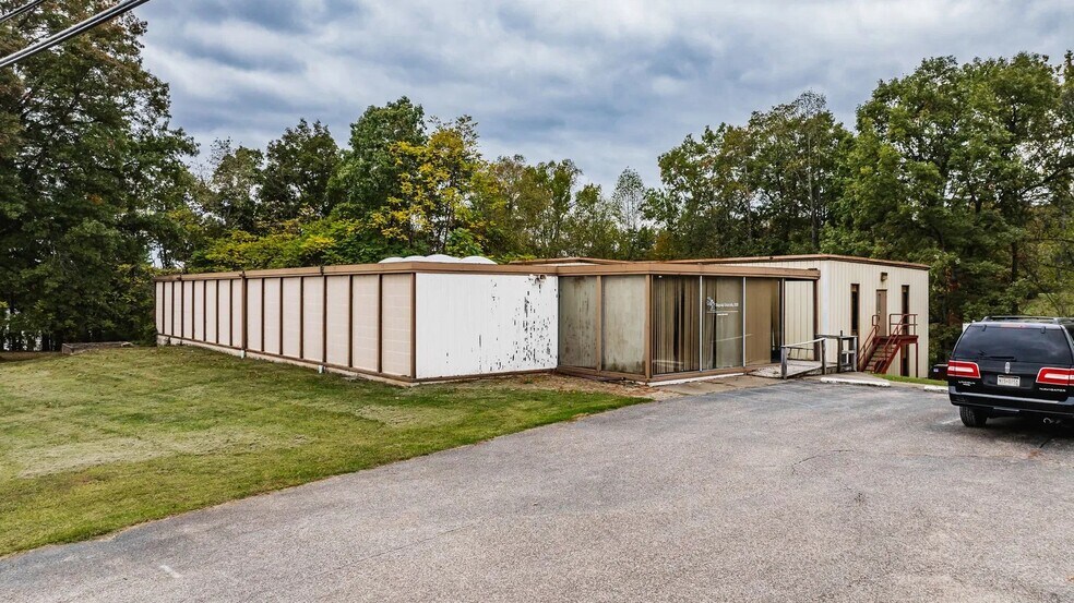 12905 Emerson Ave, Parkersburg, WV à vendre - Photo de l’immeuble – Image 1 sur 45