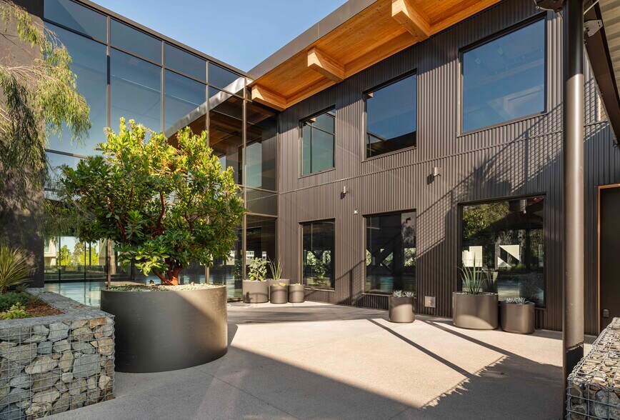 4204 Glencoe Ave, Marina Del Rey, CA à louer - Photo de l’immeuble – Image 3 sur 15