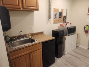 22196 Three Notch Rd, Lexington Park, MD à louer Photo de l’immeuble– Image 2 sur 6