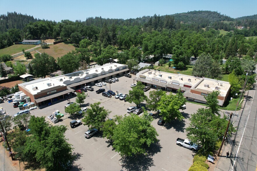 4570 Pleasant Valley Rd, Placerville, CA à louer - Photo de l’immeuble – Image 2 sur 10