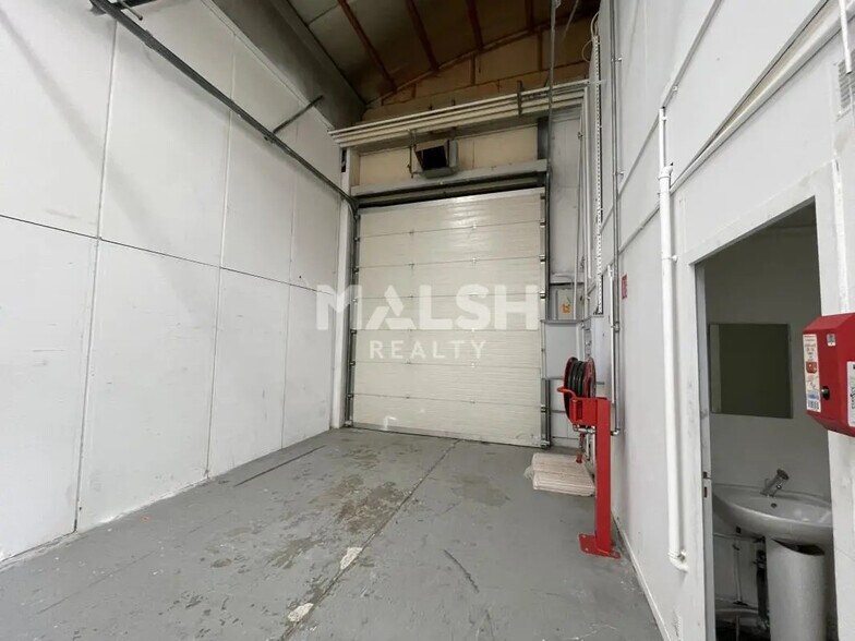 Local d’activités dans Dardilly à louer - Photo intérieure – Image 2 sur 14