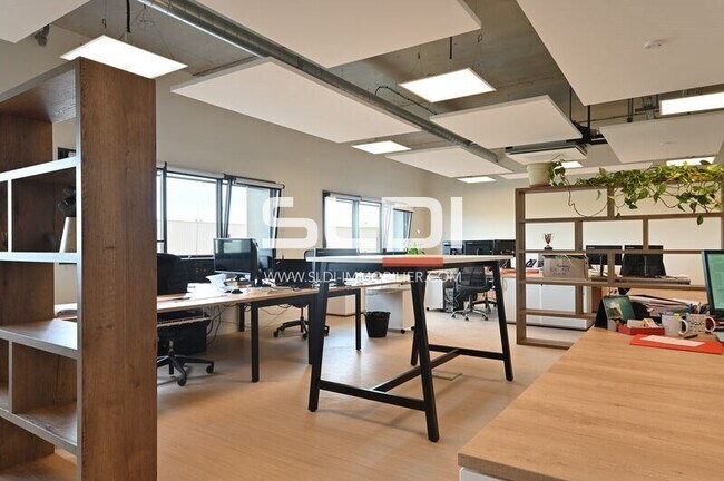 Plus de détails pour Bureau à vendre