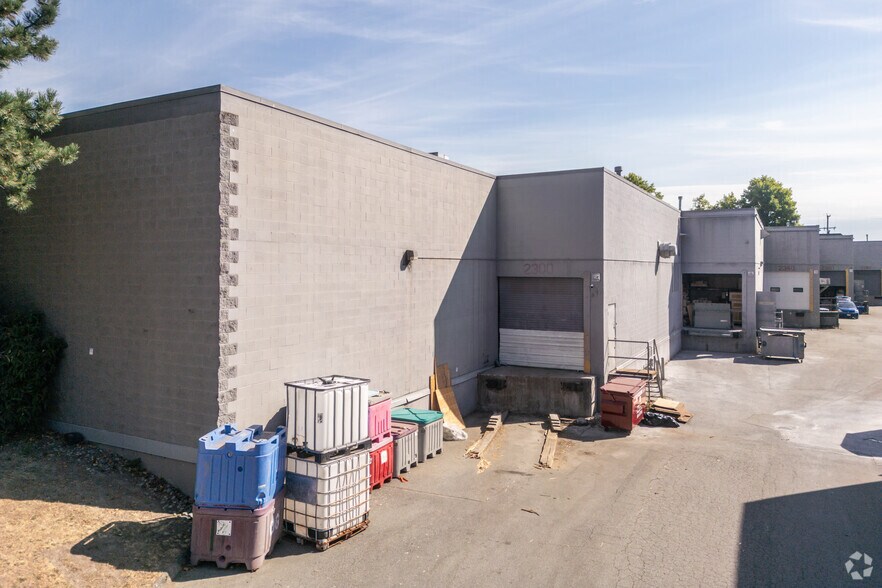 2300-2400 Vauxhall Pl, Richmond, BC à louer - Photo de l’immeuble – Image 2 sur 4