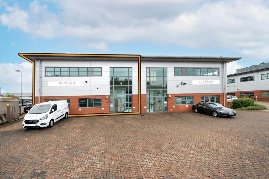 Manor Way, Borehamwood à louer - Photo de l’immeuble – Image 2 sur 23