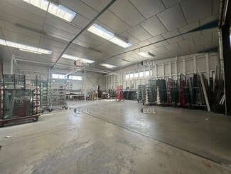 Plus de détails pour Local d'activités à louer