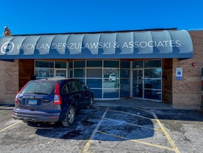 323 W Galena Blvd, Aurora, IL à vendre Photo de l’immeuble– Image 2 sur 44