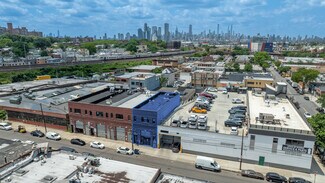 Plus de détails pour 3718 57th St, Woodside, NY - Industriel/Logistique à vendre