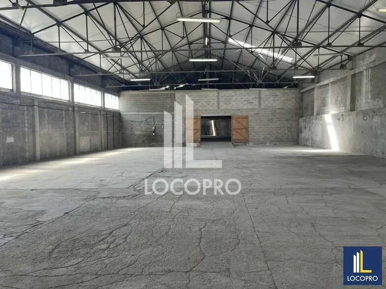 Local d’activités dans Gémenos à louer - Photo de l’immeuble – Image 2 sur 10
