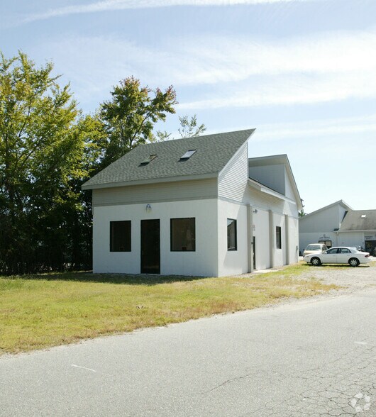 306 Tyler Ave, Newport News, VA à louer - Photo de l’immeuble – Image 2 sur 10
