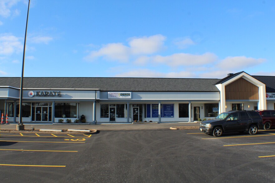15425-15495 Clayton Rd, Ballwin, MO à louer - Photo de l’immeuble – Image 3 sur 8