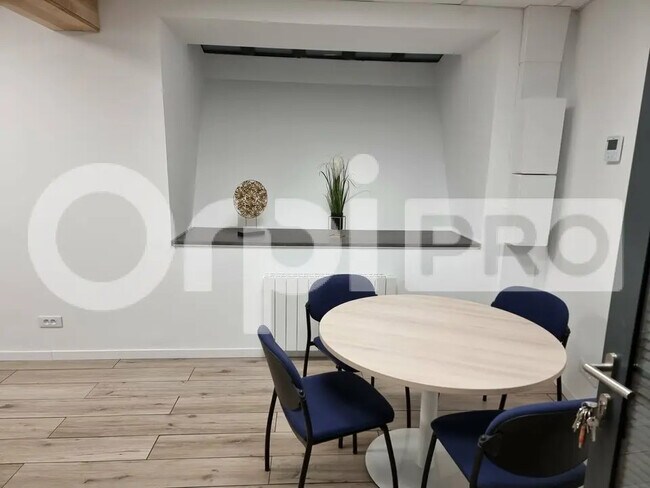 Plus de détails pour Bureau à louer