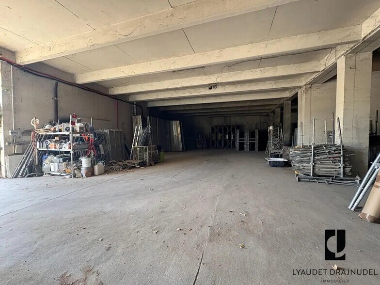 Local d’activités dans Roanne à louer - Photo de l’immeuble – Image 2 sur 4