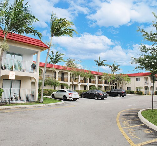 5850-5890 NW 17th Plz, Sunrise, FL à vendre Photo de l’immeuble– Image 1 sur 12