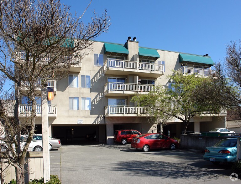 6041 California Ave SW, Seattle, WA à louer - Photo de l’immeuble – Image 2 sur 3
