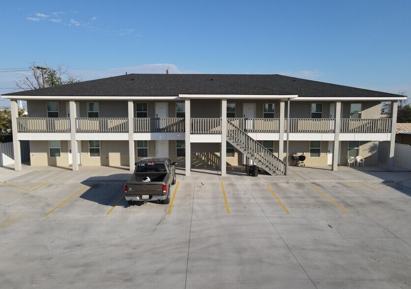 Monahans Apartment Complex portefeuille de 2 biens à vendre sur LoopNet.fr - Photo de l’immeuble – Image 2 sur 28