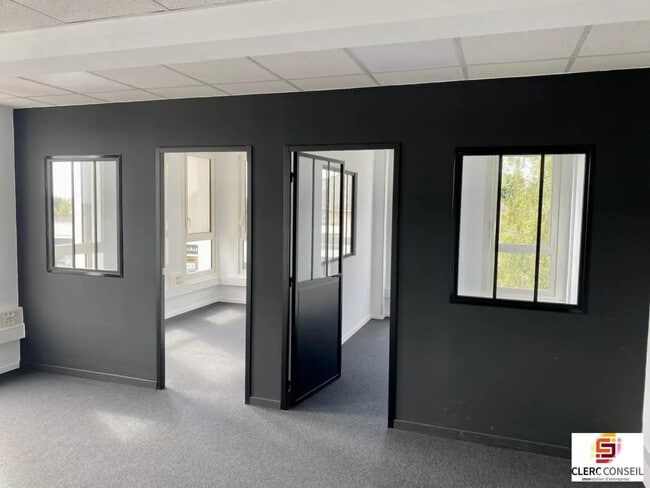 Plus de détails pour Bureau à louer