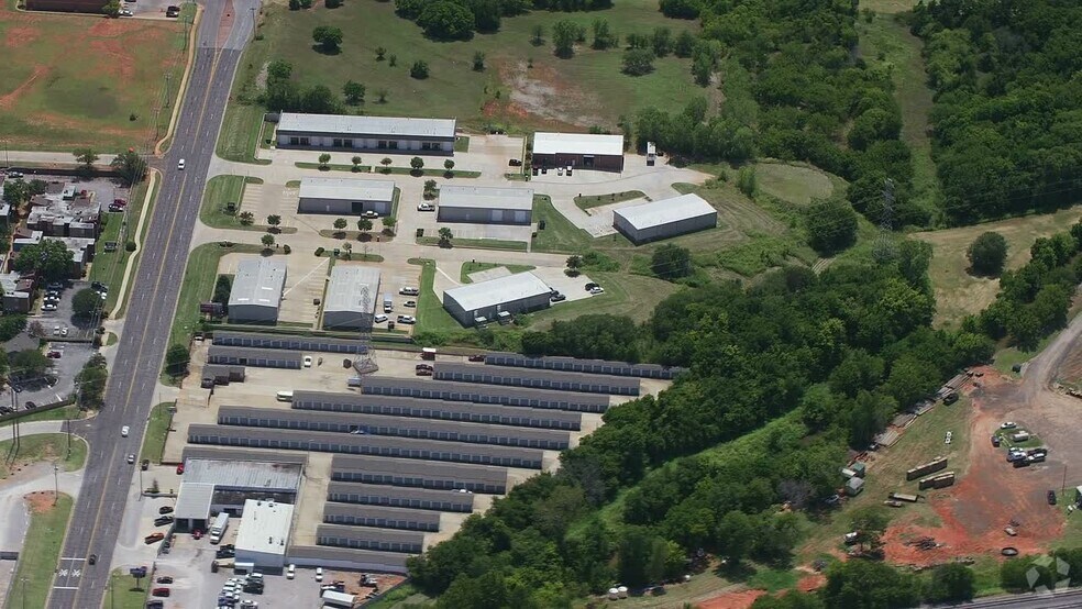 1265 N Air Depot Blvd, Midwest City, OK à vendre - Vidéo aérienne – Image 2 sur 3