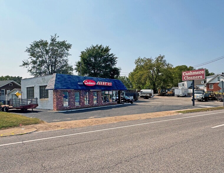 8804 Natural Bridge Rd, Saint Louis, MO à louer - Photo de l’immeuble – Image 1 sur 1
