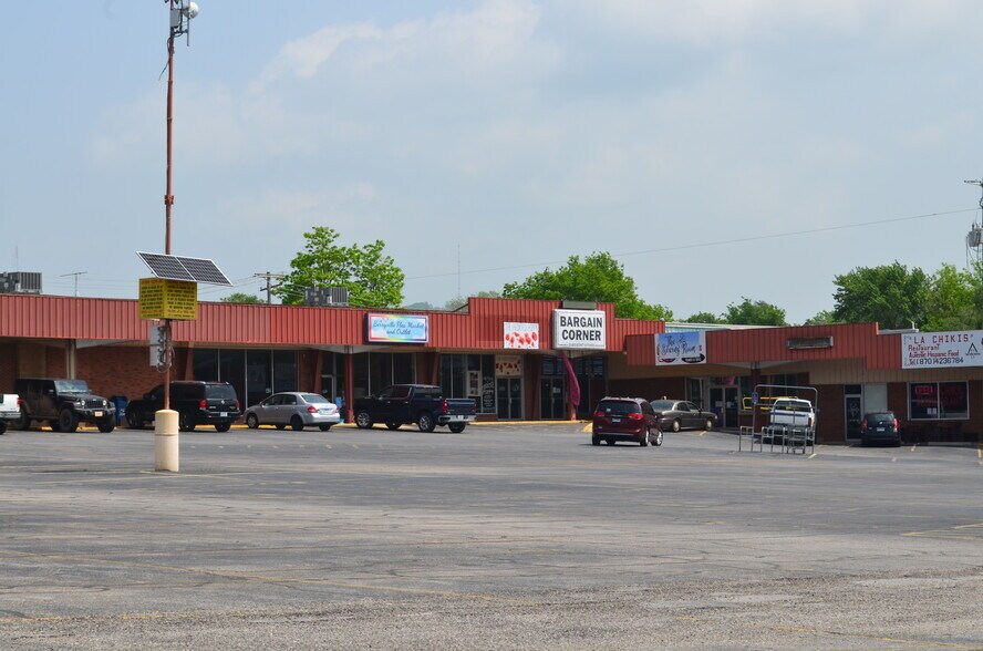 316-326 Eureka Ave, Berryville, AR à louer - Photo de l’immeuble – Image 2 sur 14