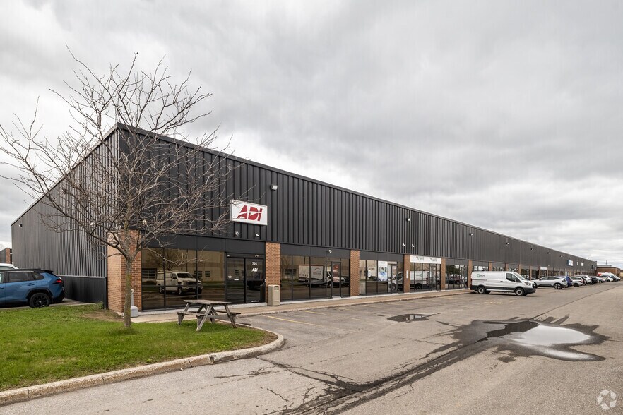 1280-1290 Old Innes Rd, Ottawa, ON à louer - Photo de l’immeuble – Image 3 sur 4