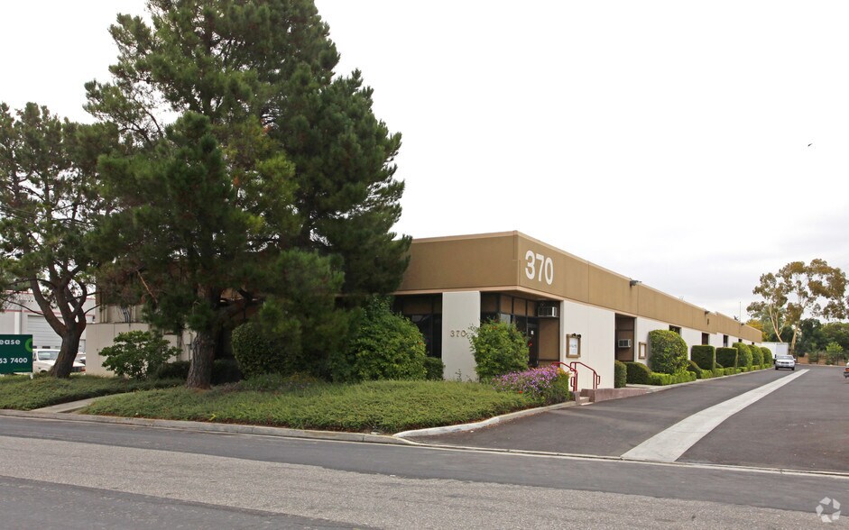 370 Laurelwood Rd, Santa Clara, CA à louer - Photo de l’immeuble – Image 2 sur 5