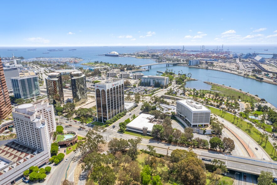 Golden Shore portefeuille de 3 biens à vendre sur LoopNet.fr - Photo de l’immeuble – Image 3 sur 5