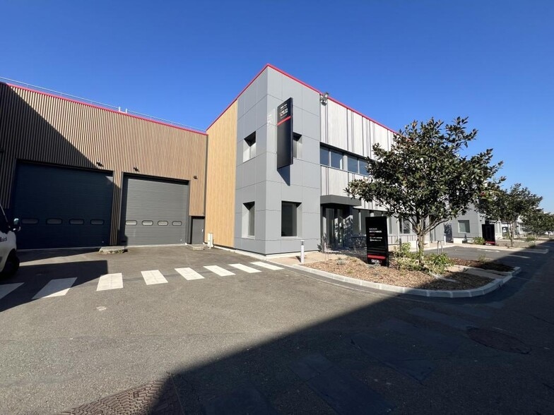 157 Avenue Charles Floquet, Le Blanc-Mesnil à louer - Photo de l’immeuble – Image 1 sur 6