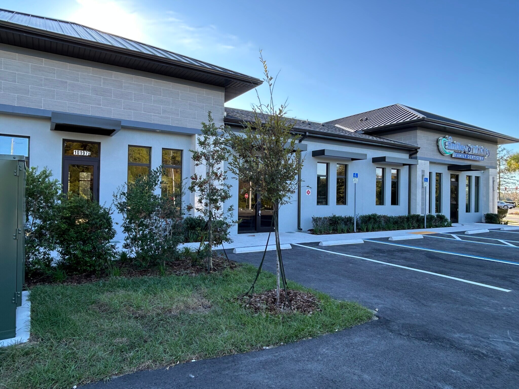 10197 State Road 54, Trinity, FL à louer Photo principale– Image 1 sur 17
