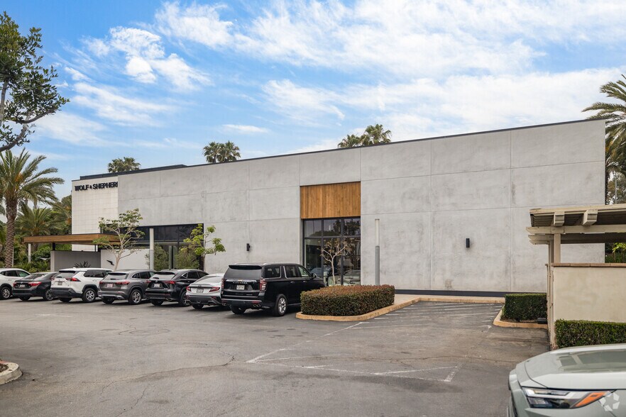 800 S Pacific Coast Hwy, El Segundo, CA à louer - Photo de l’immeuble – Image 3 sur 15