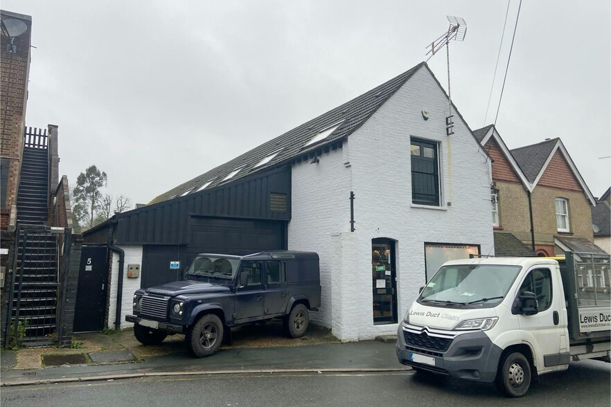 7 Amy Rd, Oxted à vendre - Photo de l’immeuble – Image 2 sur 3