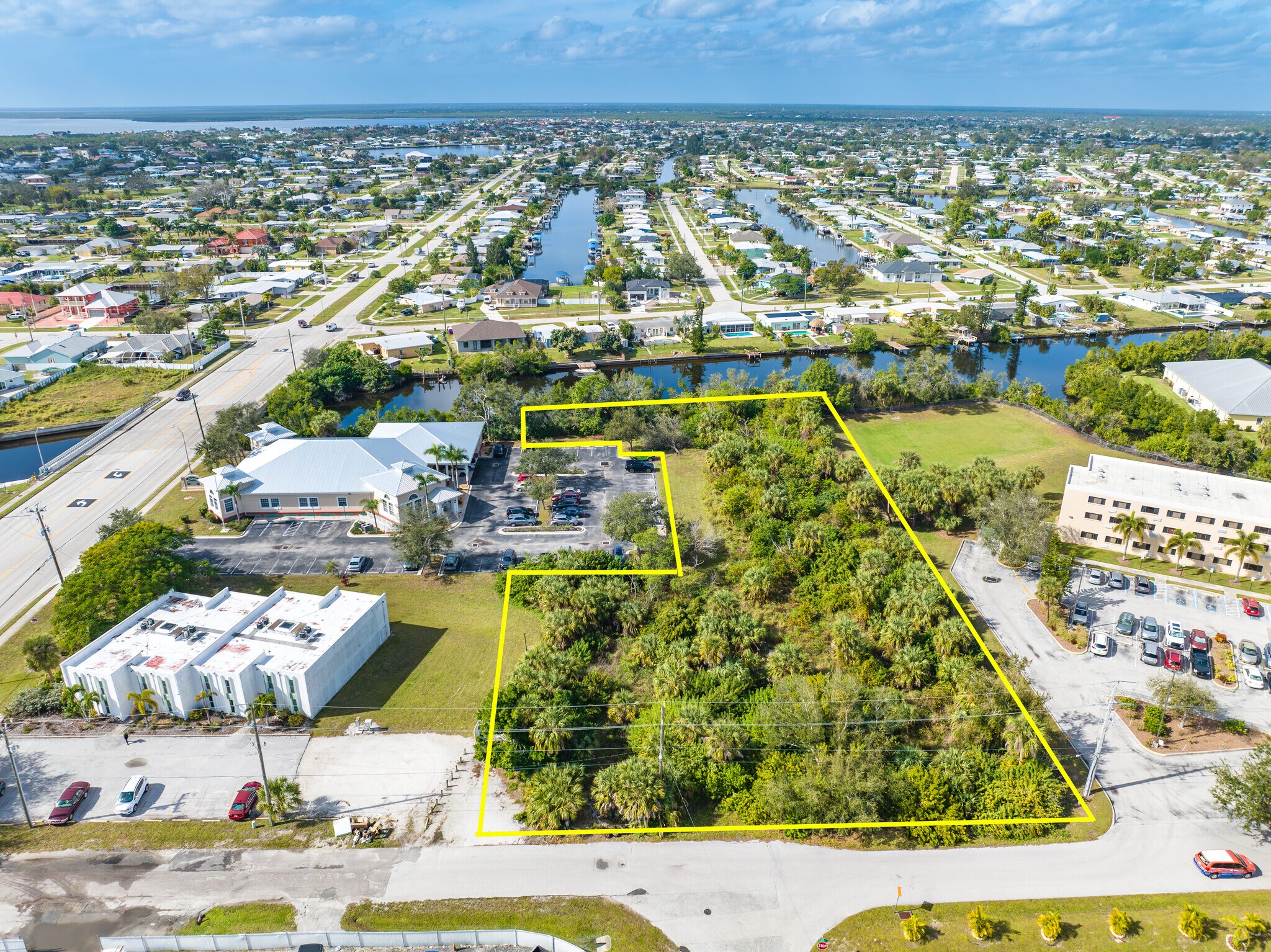 4445 Lister St, Port Charlotte, FL à vendre Photo principale– Image 1 sur 9