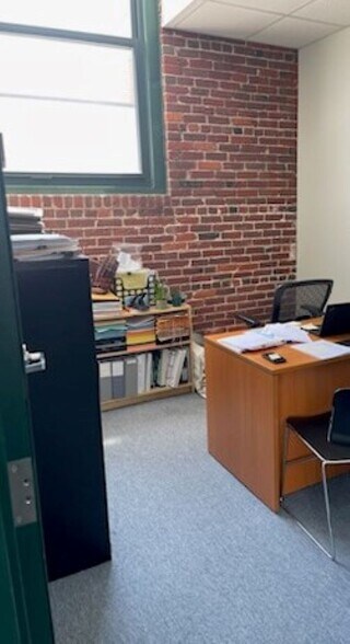 119R Foster St, Peabody, MA à louer - Photo de l’immeuble – Image 2 sur 10
