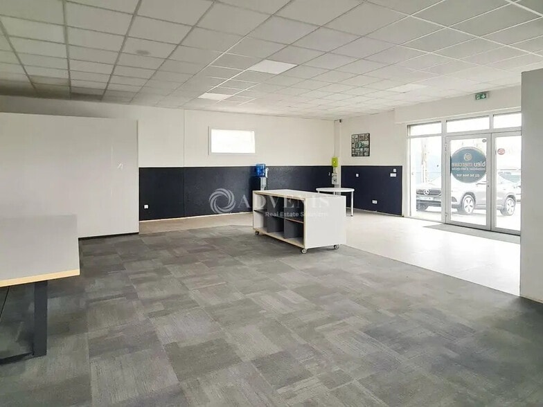 Local d’activités dans Saint-Brieuc à louer - Photo intérieure – Image 2 sur 7