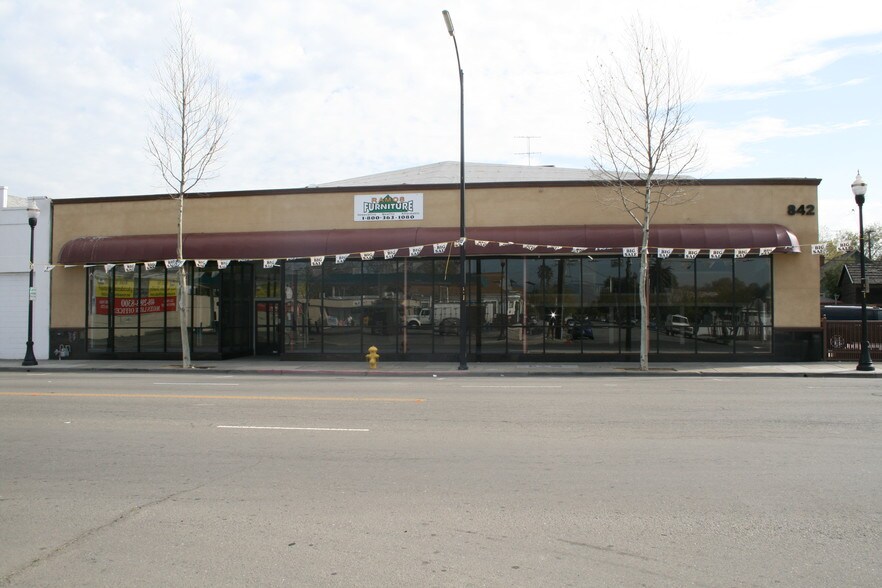 842 S 1st St, San Jose, CA à louer - Photo de l’immeuble – Image 2 sur 7