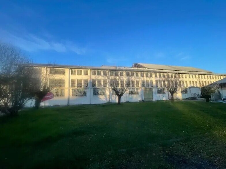 Industriel/Logistique dans Tarbes à vendre - Photo de l’immeuble – Image 2 sur 7