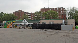 Plus de détails pour 7509 Yonge St, Markham, ON - Local commercial à vendre