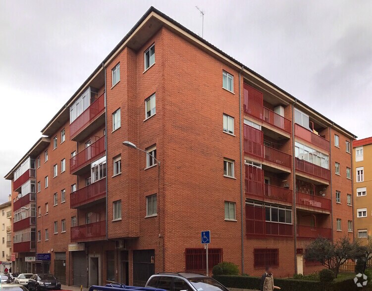 Calle Virgen de las Angustias, 37, Ávila, Ávila à louer - Photo de l’immeuble – Image 2 sur 2