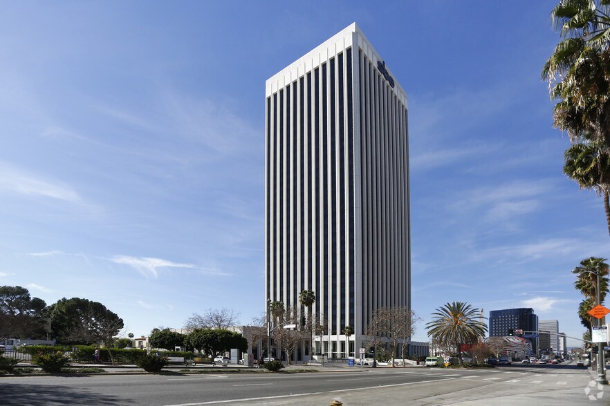 5900 Wilshire Blvd, Los Angeles, CA à louer - Photo de l’immeuble – Image 2 sur 10