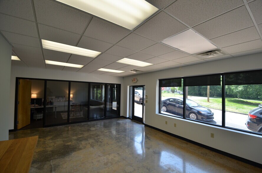 11 Brookstown Ave, Winston-Salem, NC à louer - Photo intérieure – Image 3 sur 10