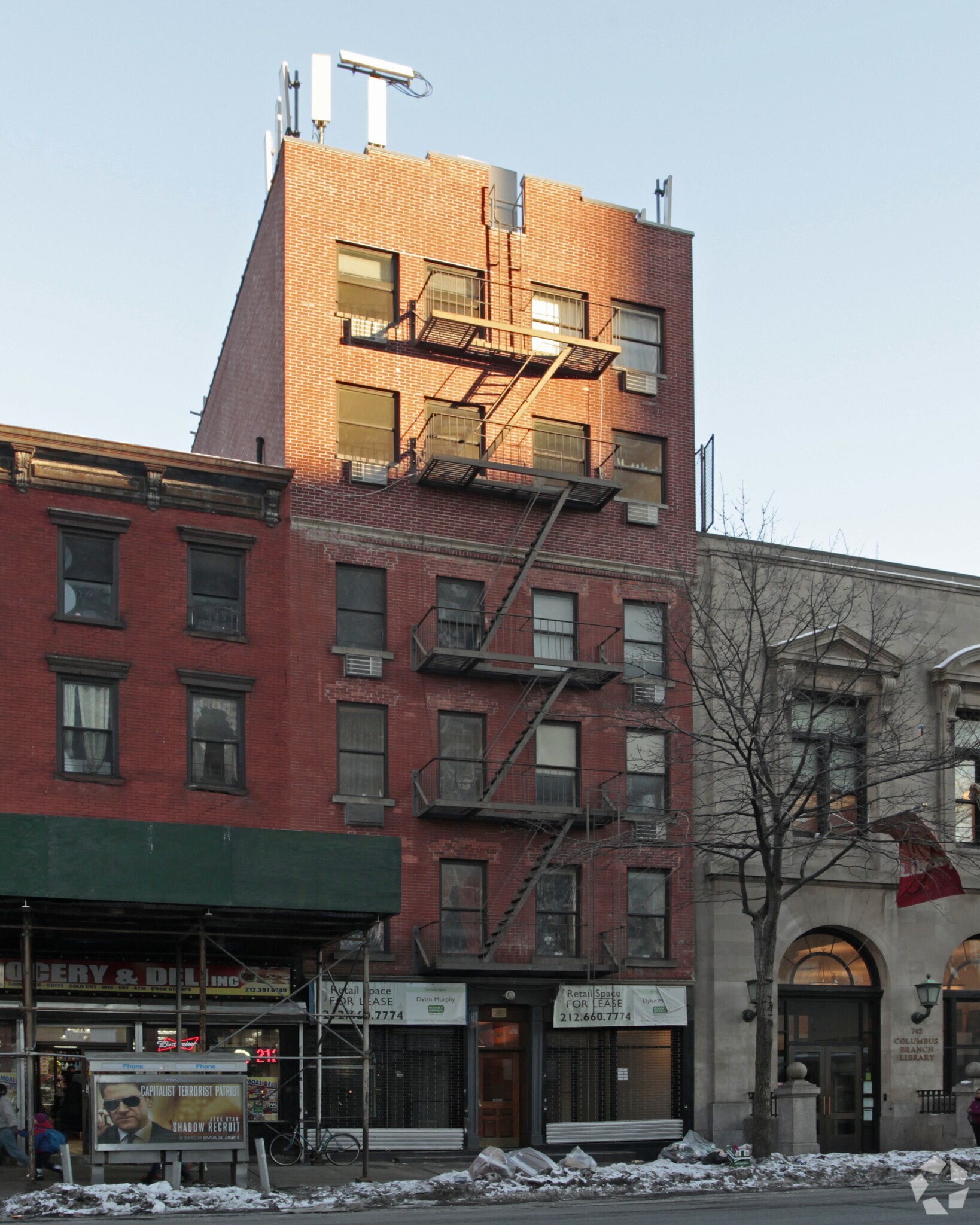 746 10th Ave, New York, NY à louer Photo principale– Image 1 sur 20