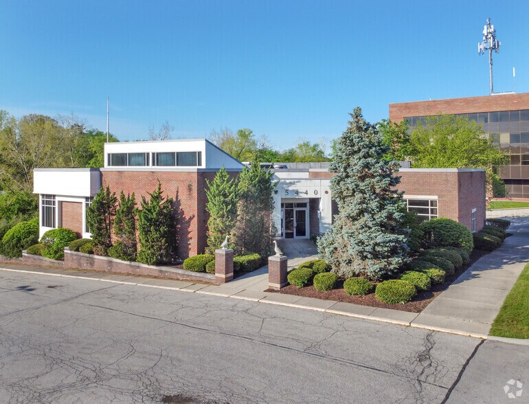 5440 E Fall Creek Parkway North Dr, Indianapolis, IN à louer - Photo de l’immeuble – Image 1 sur 4