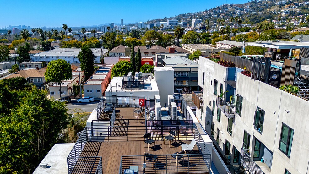 1236 N Fairfax Ave, West Hollywood, CA à vendre - Photo principale – Image 1 sur 34