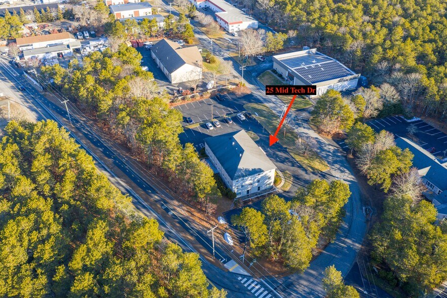 25 Mid-Tech Dr, West Yarmouth, MA à vendre - Photo de l’immeuble – Image 2 sur 7