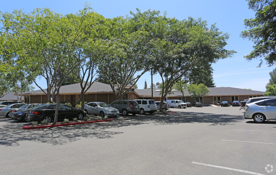 1399 Ygnacio Valley Rd, Walnut Creek, CA à louer - Photo de l’immeuble – Image 1 sur 16