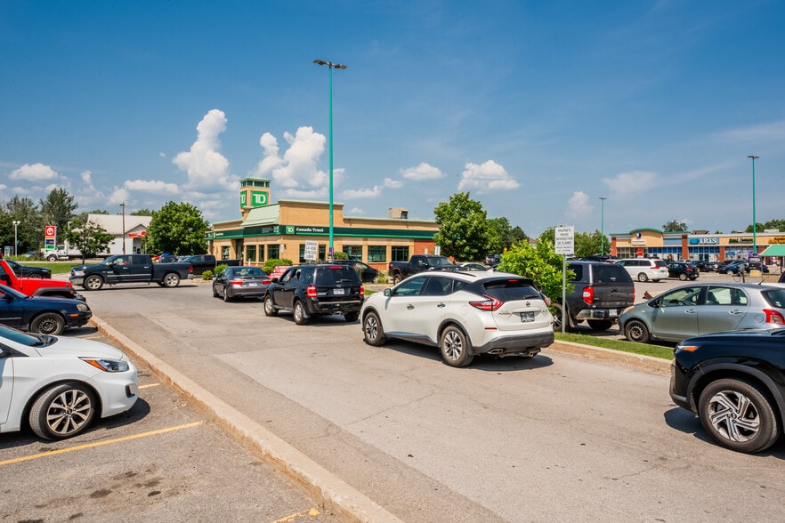 710-750 Montée Paiement, Gatineau, QC à louer - Photo de l’immeuble – Image 3 sur 13